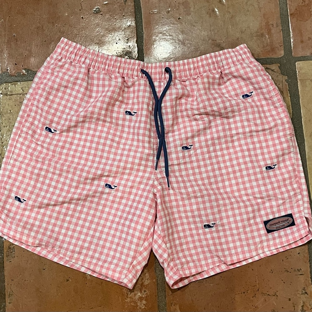 M Vineyard Vines plaid swim trunks